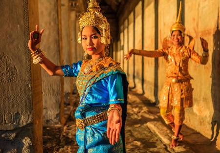 Bayon Temple: Discovering the Enigmatic Masterpiece of Kh